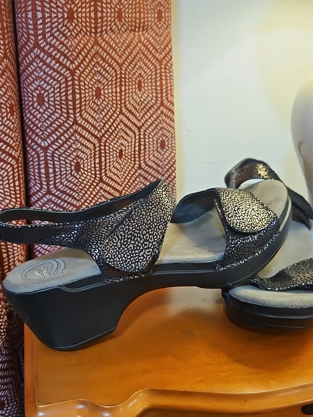 Dansko Metallic Black Animal Print Wedges Black 9M/ EUC